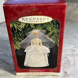 Wedding Day Barbie Ornament
Hallmark Keepsake ornament dated 1997